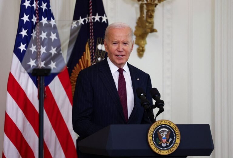 2024-11-13T161509Z_1958078682_RC2A4BAG21RL_RTRMADP_5_USA-TRUMP-BIDEN