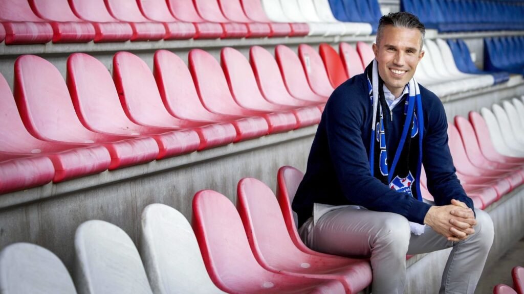 SC Heerenveen presents coach Robin van Persie